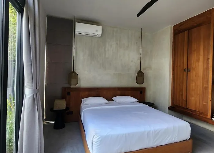 4 Bedroom Retreat - Access