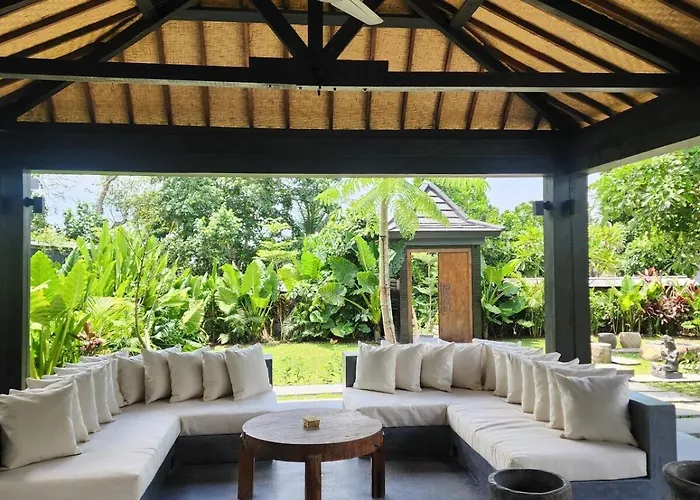 4 Bedroom Retreat - Access