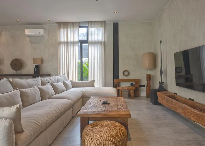 4 Bedroom Retreat - Access タナロット